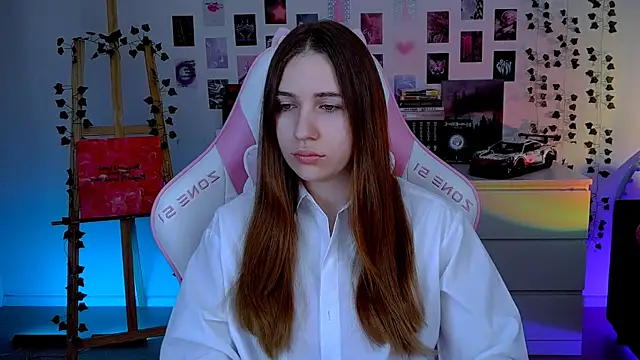 Snapshot of AliceCharmy chatting on 10/10/25, 05:28 AliceCharmy online show from 10/10/25, 05:28