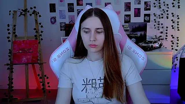 Snapshot of AliceCharmy chatting on 10/19/25, 06:25 AliceCharmy online show from 10/19/25, 06:25