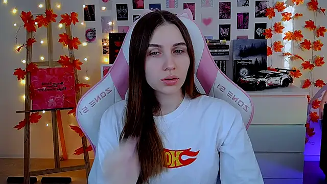 Snapshot of AliceCharmy chatting on 11/08/25, 06:13 AliceCharmy online show from 11/08/25, 06:13