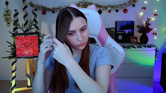 Snapshot of AliceCharmy chatting on 12/15/25, 10:52 AliceCharmy online show from 12/15/25, 10:52