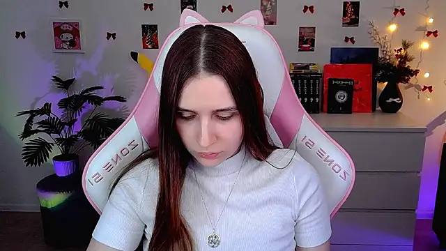 Snapshot of AliceCharmy chatting on 03/03/26, 04:02 AliceCharmy online show from 03/03/26, 04:02