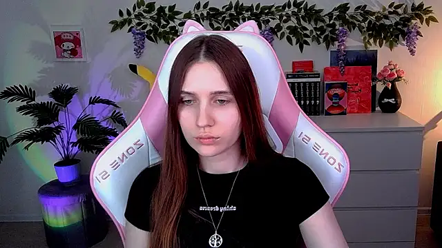 Snapshot of AliceCharmy chatting on 03/20/26, 04:12 AliceCharmy online show from 03/20/26, 04:12