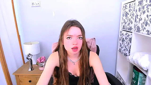 GraceLips online show from 03/19/25, 09:38