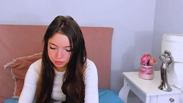 GraceLips online show from 10/20/25, 05:35