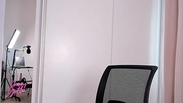 Snapshot of CherryGoth chatting on 02/14/25, 03:58 CherryGoth online show from 02/14/25, 03:58