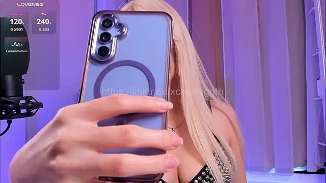 Snapshot of CherryGoth chatting on 04/16/26, 02:29 CherryGoth online show from 04/16/26, 02:29