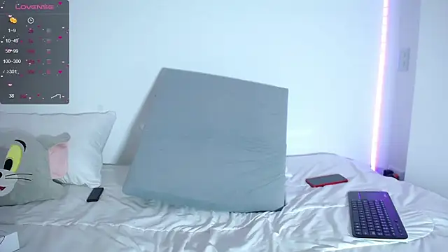 megan bluee23 online show from 12/04/24, 01:42