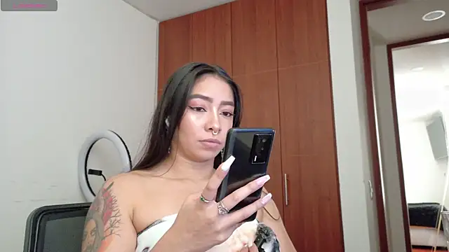 Snapshot of megan_bluee23 chatting on 01/09/26, 07:15 megan bluee23 online show from 01/09/26, 07:15