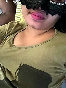 Snapshot of Magical-Couple-telugu chatting on 12/05/24, 06:21 Magical-Couple-telugu online show from 12/05/24, 06:21