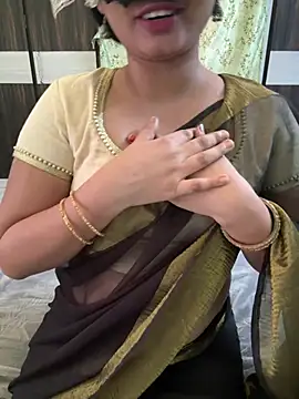 Snapshot of Magical-Couple-telugu chatting on 12/29/24, 10:01 Magical-Couple-telugu online show from 12/29/24, 10:01