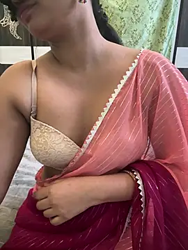 Snapshot of Magical-Couple-telugu chatting on 12/29/24, 07:00 Magical-Couple-telugu online show from 12/29/24, 07:00