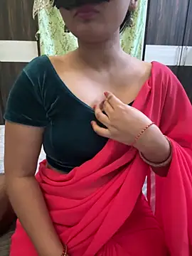 Snapshot of Magical-Couple-telugu chatting on 01/04/25, 03:28 Magical-Couple-telugu online show from 01/04/25, 03:28