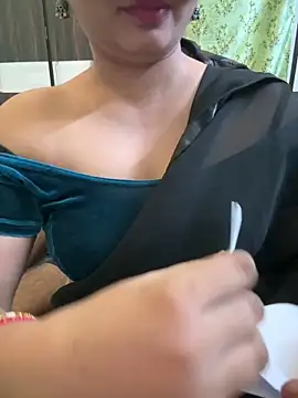 Snapshot of Magical-Couple-telugu chatting on 01/05/25, 02:41 Magical-Couple-telugu online show from 01/05/25, 02:41