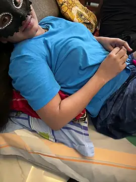 Snapshot of Magical-Couple-telugu chatting on 01/19/25, 08:09 Magical-Couple-telugu online show from 01/19/25, 08:09