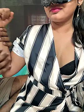 Snapshot of Magical-Couple-telugu chatting on 11/15/25, 05:38 Magical-Couple-telugu online show from 11/15/25, 05:38