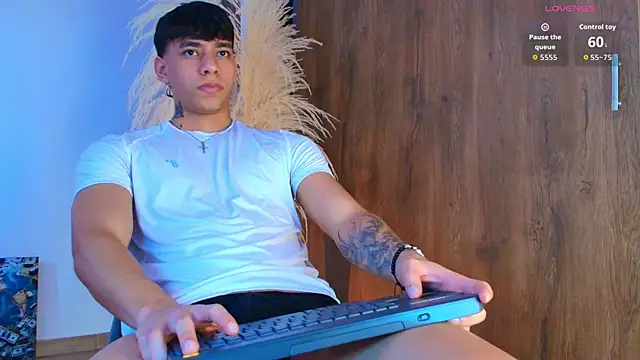 Snapshot of Josep_Davies chatting on 11/02/25, 07:27 Josep Davies online show from 11/02/25, 07:27