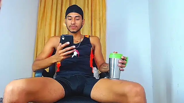 Snapshot of DanteSantoro chatting on 09/25/25, 12:53 DanteSantoro online show from 09/25/25, 12:53