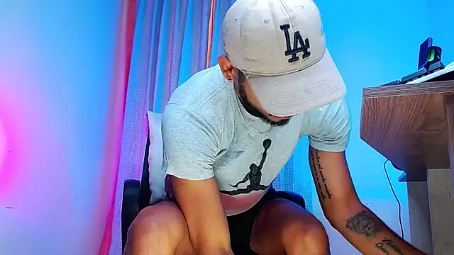 Snapshot of DanteSantoro chatting on 04/09/26, 11:48 DanteSantoro online show from 04/09/26, 11:48