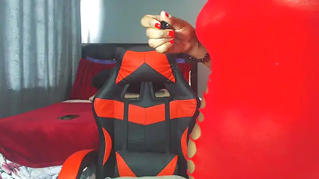 Snapshot of Fiercefoxxy chatting on 11/10/25, 09:41 Fiercefoxxy online show from 11/10/25, 09:41