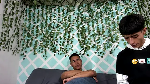 oliverhot2005 online show from 10/12/25, 04:17