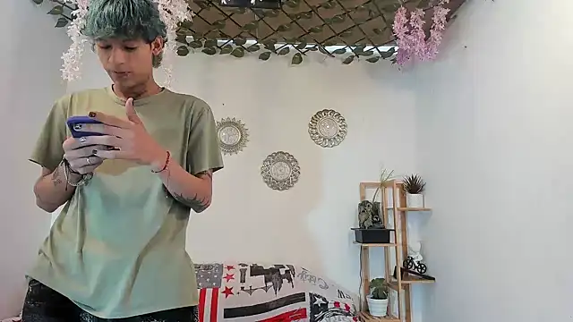 oliverhot2005 online show from 11/03/25, 02:40