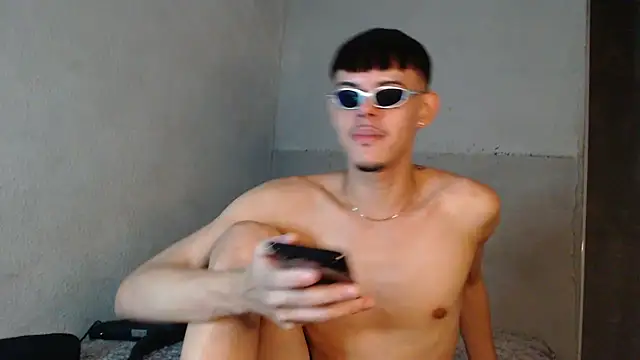 MicaelRian69 online show from 10/26/25, 02:39