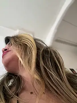 melanny10 online show from 12/21/24, 01:42