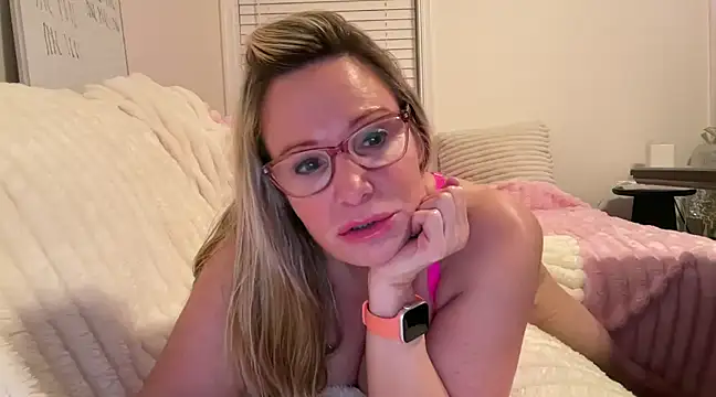 Snapshot of Milf_Goddess chatting on 02/28/25, 04:54 Milf Goddess online show from 02/28/25, 04:54