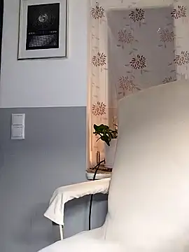 Snapshot of Loona-Lexxington chatting on 12/19/24, 06:23 Loona-Lexxington online show from 12/19/24, 06:23