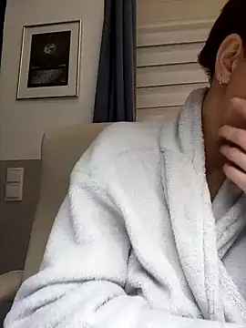 Snapshot of Loona-Lexxington chatting on 01/22/25, 08:59 Loona-Lexxington online show from 01/22/25, 08:59