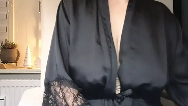 Snapshot of Loona-Lexxington chatting on 03/06/25, 09:42 Loona-Lexxington online show from 03/06/25, 09:42