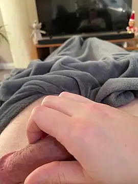 Snapshot of HannesDicks chatting on 01/02/25, 08:46 HannesDicks online show from 01/02/25, 08:46