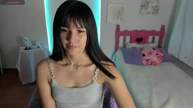 cute roxy online show from 12/11/24, 11:43