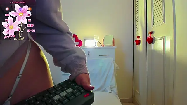 LisaHadwin online show from 09/18/25, 07:16