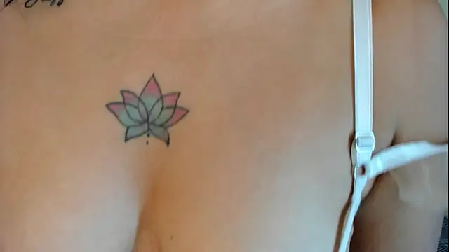 Snapshot of LisaHadwin chatting on 03/28/26, 07:24 LisaHadwin online show from 03/28/26, 07:24