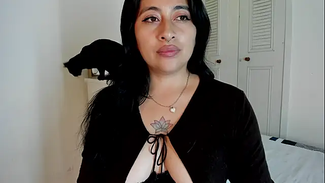 Snapshot of LisaHadwin chatting on 04/06/26, 11:38 LisaHadwin online show from 04/06/26, 11:38