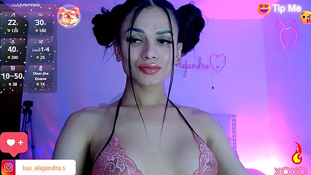 Snapshot of alee_lenoxx chatting on 01/04/25, 02:03 alee lenoxx online show from 01/04/25, 02:03