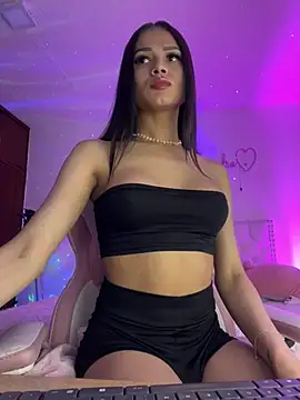 Snapshot of alee_lenoxx chatting on 03/02/25, 08:38 alee lenoxx online show from 03/02/25, 08:38