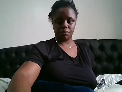 Snapshot of Ebonyxxmodel chatting on 11/13/25, 08:02 Ebonyxxmodel online show from 11/13/25, 08:02