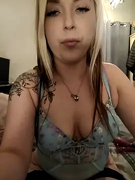 Snapshot of Kinkymilf56 chatting on 02/19/25, 06:43 Kinkymilf56 online show from 02/19/25, 06:43