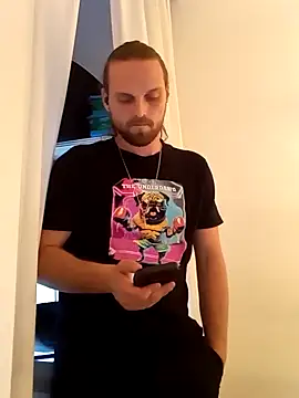 Snapshot of VitaminmanFL chatting on 01/01/25, 02:30 VitaminmanFL online show from 01/01/25, 02:30