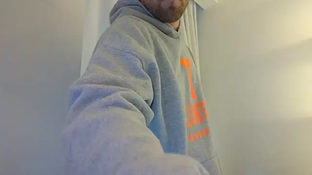 Snapshot of VitaminmanFL chatting on 01/11/25, 10:29 VitaminmanFL online show from 01/11/25, 10:29