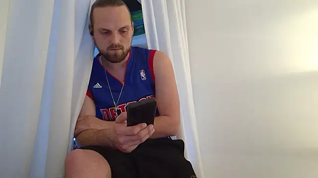 Snapshot of VitaminmanFL chatting on 02/09/25, 08:45 VitaminmanFL online show from 02/09/25, 08:45