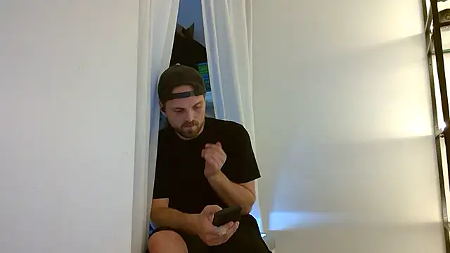 Snapshot of VitaminmanFL chatting on 03/10/25, 01:12 VitaminmanFL online show from 03/10/25, 01:12