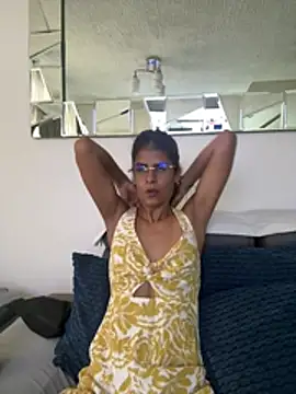 Snapshot of karlina_charlotte1 chatting on 07/15/26, 01:49 karlina charlotte1 online show from 07/15/26, 01:49