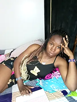 Snapshot of carenic chatting on 10/18/25, 05:57 carenic online show from 10/18/25, 05:57