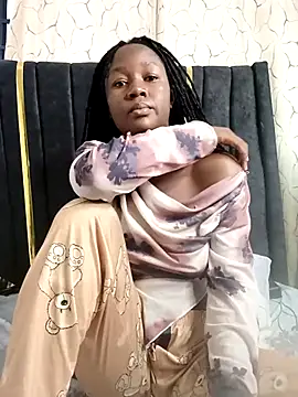 Snapshot of carenic chatting on 02/24/26, 11:19 carenic online show from 02/24/26, 11:19