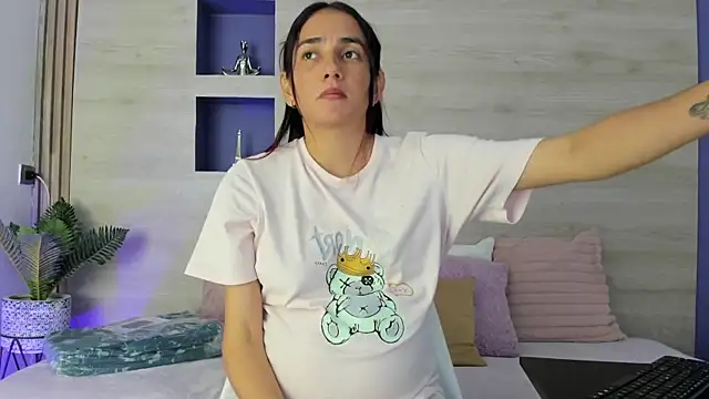 Snapshot of Dakotagloss chatting on 09/19/25, 09:48 Dakotagloss online show from 09/19/25, 09:48