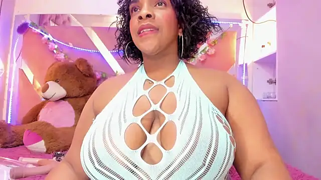 Snapshot of Scarlett-Bonnet chatting on 12/19/24, 10:34 Scarlett-Bonnet online show from 12/19/24, 10:34