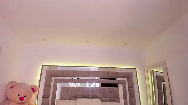 Nicolle foxy online show from 02/07/25, 09:04